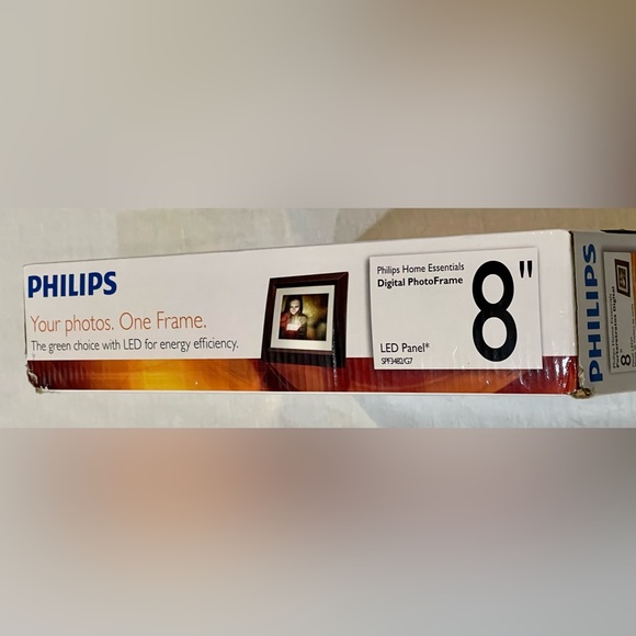 Phillips Mahogany Wood 8 Inch LED Digital Photo Frame Clock Calendar USB / Card - Picture 5 of 8